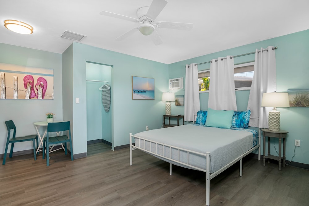 Latitude 26 Waterfront Boutique Resort Fort Myers Beach - photo 28