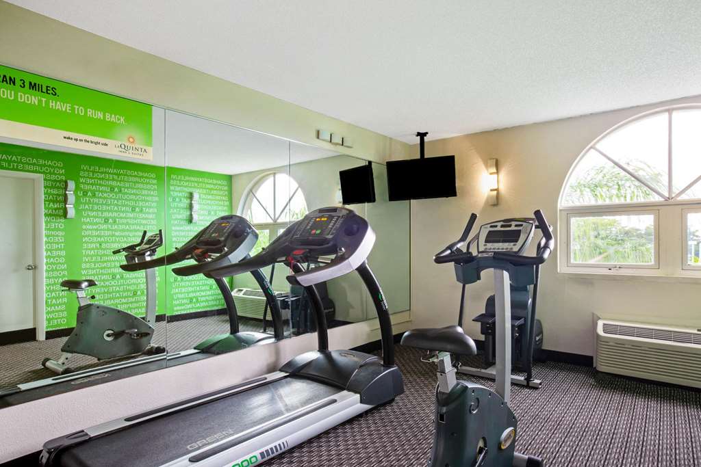 La Quinta Inn & Suites by Wyndham Miami Lakes - photo 9