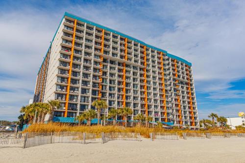 Oceanview 1 Bedroom Suite Landmark Resort 348 Perfect for 6 guests — 4-Star Luxury Hotel in Myrtle Beach, United States