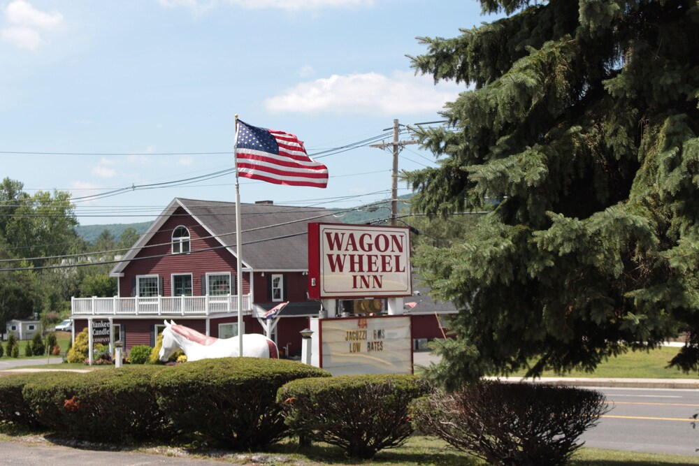 Wagon Wheel Inn - photo 2