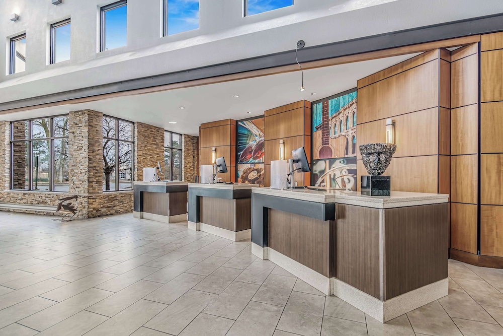 Embassy Suites by Hilton Detroit Metro Airport - photo 6