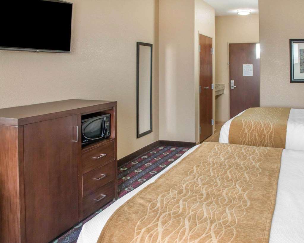 Comfort Inn & Suites San Marcos near Outlet Mall - photo 9