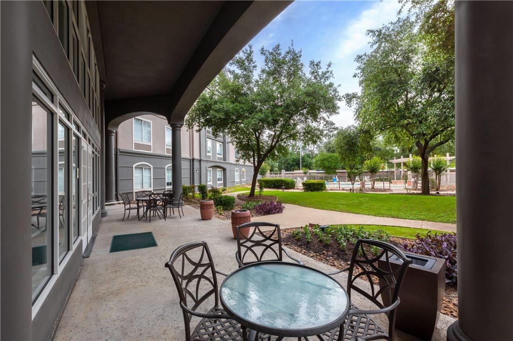 La Quinta Inn & Suites by Wyndham Houston Bush IAH South - photo 38