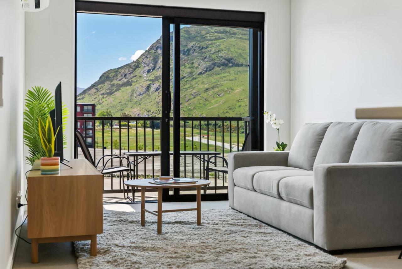 Toru Executive Apartment — 4-Star Luxury Hotel in Queenstown, New Zealand