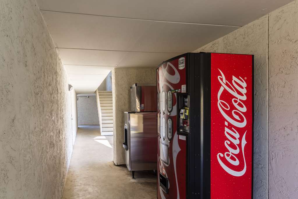 Motel 6 Uvalde TX - photo 40