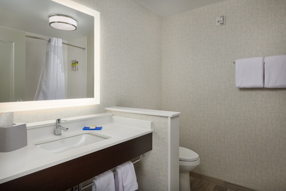 Holiday Inn Express Amherst Lockport by IHG - photo 15