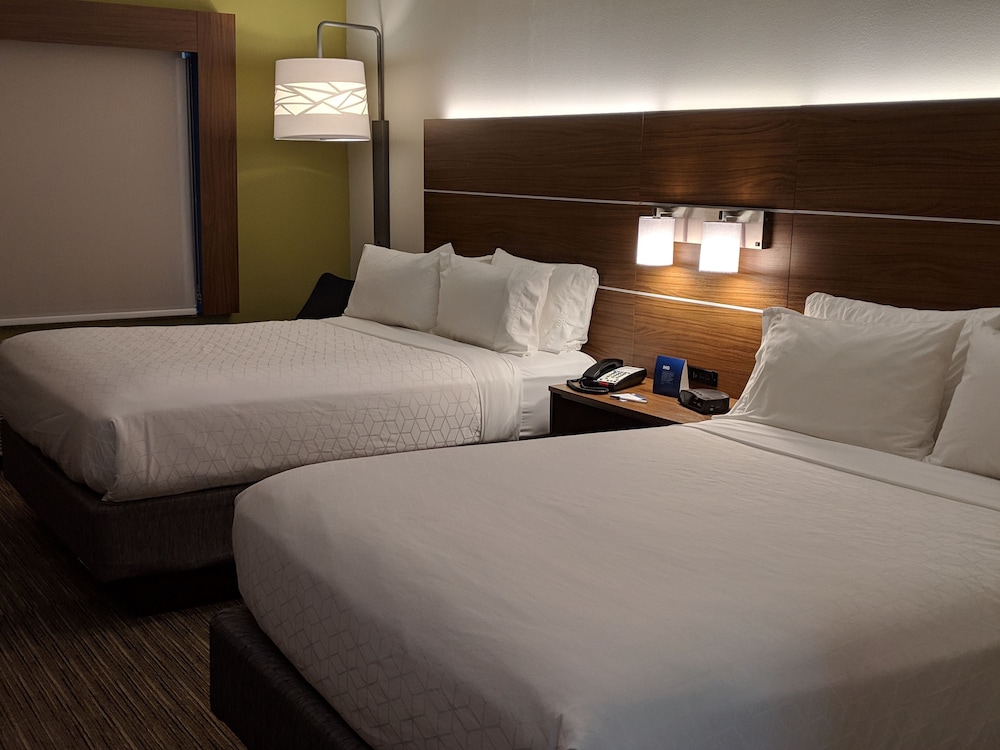 Holiday Inn Express & Suites Claypool Hill an IHG Hotel - photo 3