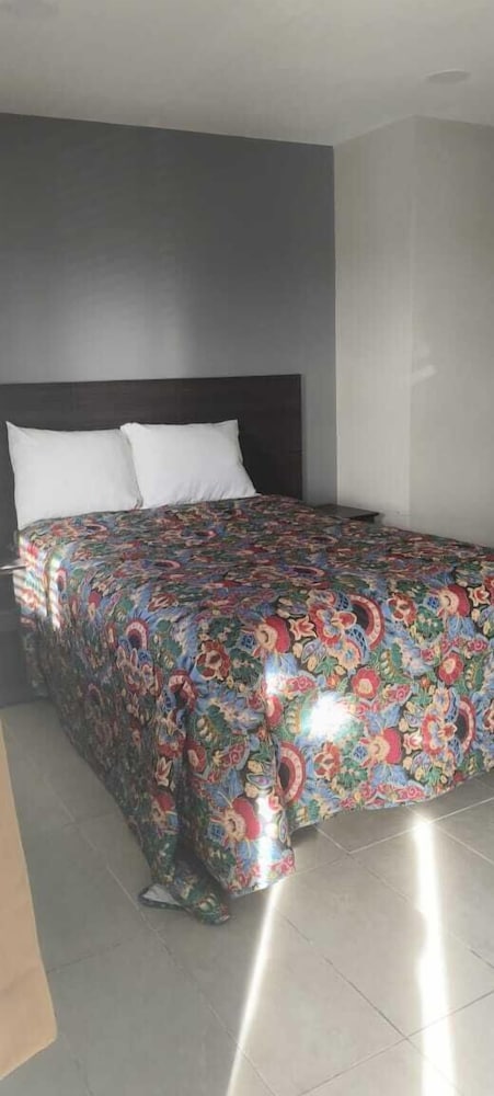 Motel 7 By Oyo Near Phoenix Airport - photo 9