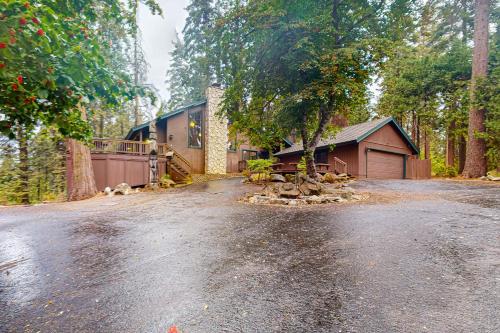 Tranquil Pines Retreat - last minute hotel in Unknown City