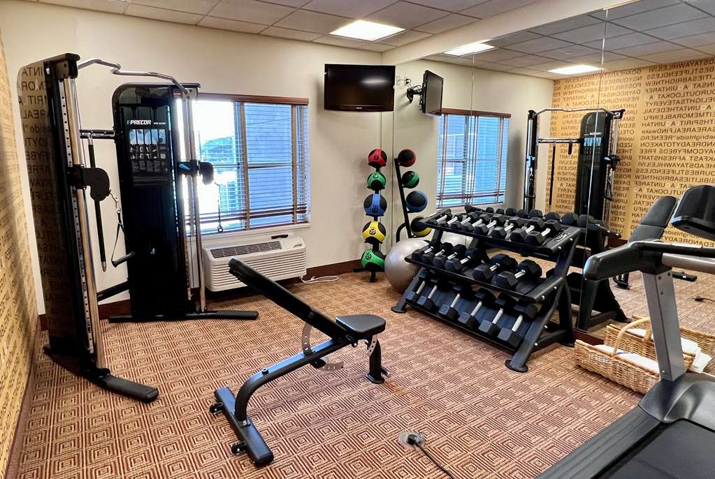 La Quinta Inn & Suites by Wyndham Bannockburn Deerfield - photo 18