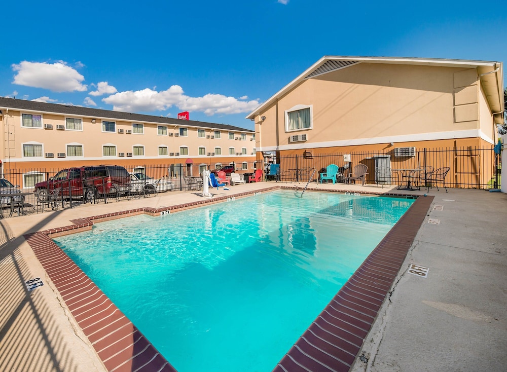 Red Roof Inn & Suites Denton in Denton, United States