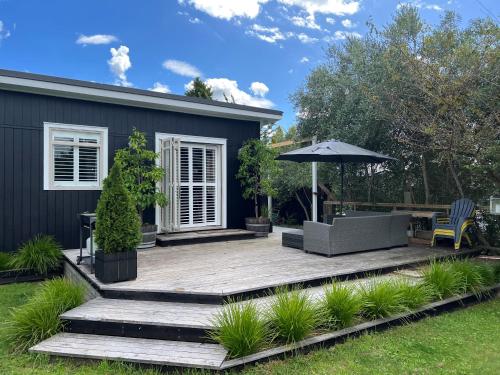 Base Camp Cottage — 4-Star Luxury Hotel in Taupo, New Zealand