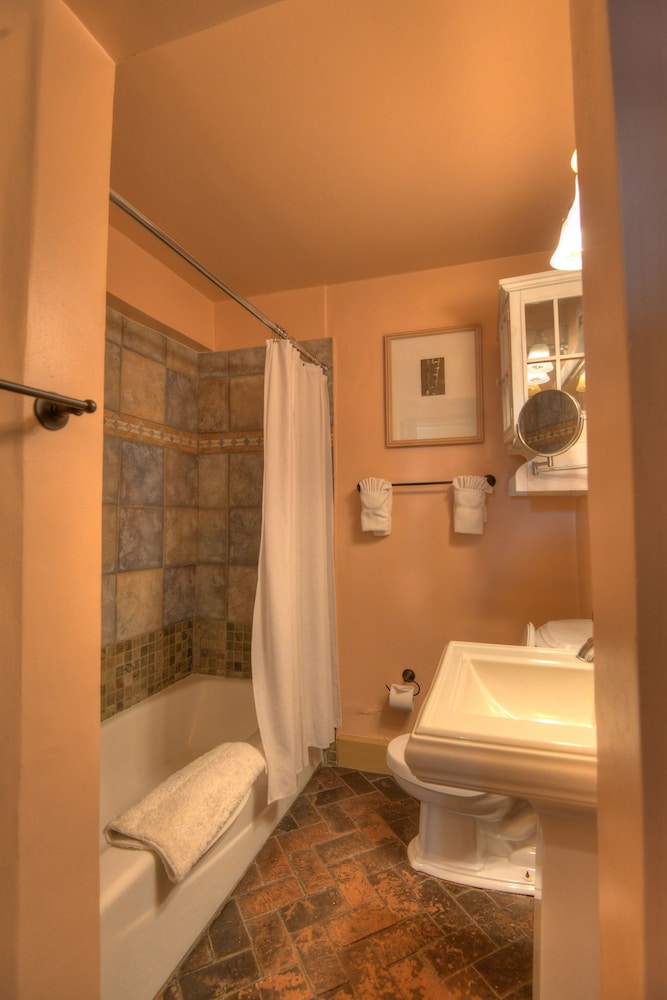 The Inn at Vanessie - photo 49