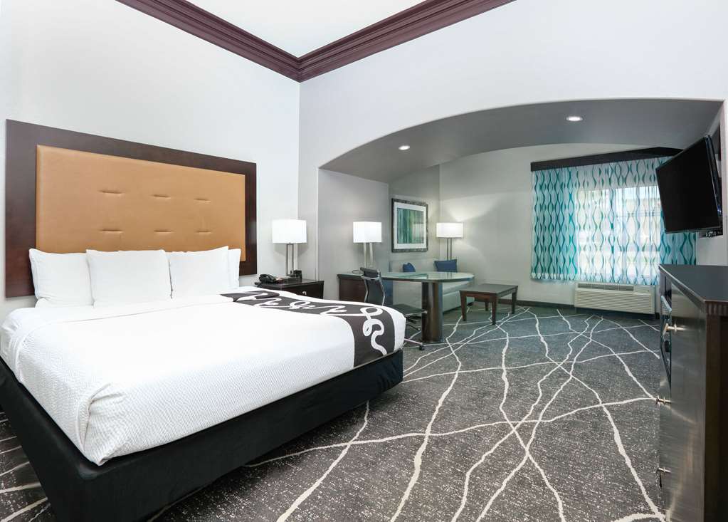 La Quinta Inn & Suites by Wyndham Little Rock Bryant - photo 37
