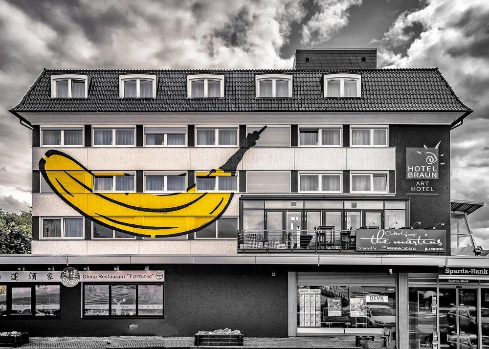 arthotel braun thomas baumgaertel weltgroesste spraybanane v original