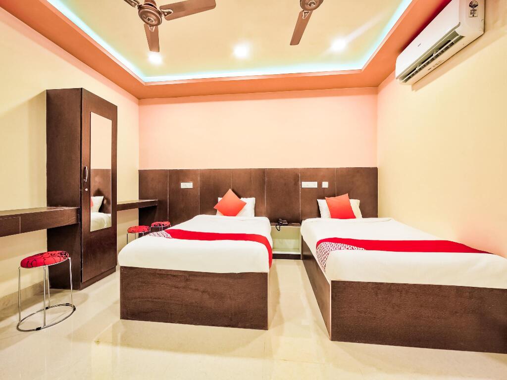 OYO 62712 Hotel Holiday Inn in Jamshedpur, India