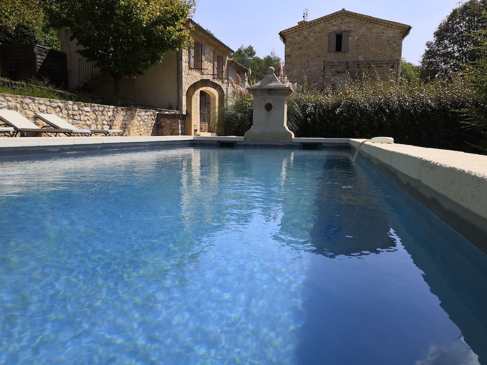 Mas en Baronnies Provencales — hotel in La Penne-Sur-Huveaune