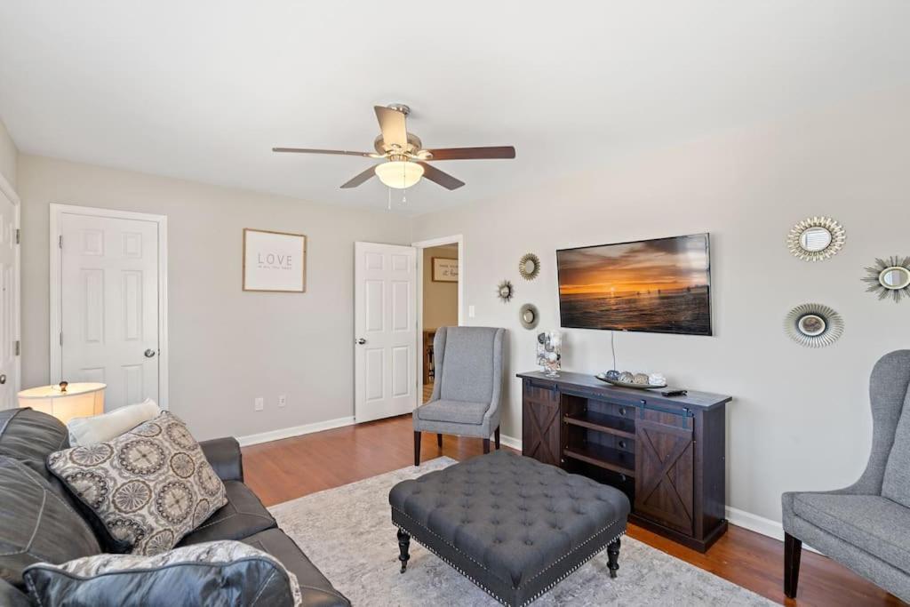 Cozy 3bedroom Bungalow In Davidson Sleeps 8 — 4-Star Luxury Hotel in Davidson, United States