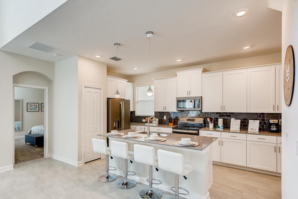 8958 Cc 5br Single Family Retreat with Private Pool - photo 11