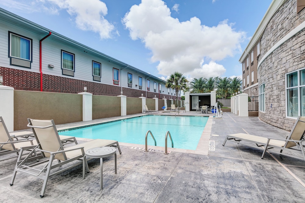 Holiday Inn Express Hotel & Suites Clute Lake Jackson by IHG - photo 27