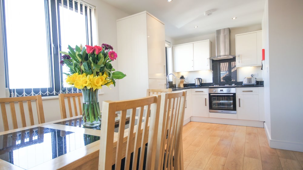Crompton House Serviced Apartments — 4-Star Luxury Hotel in Barnet, United Kingdom