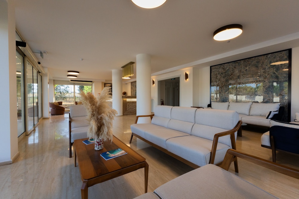 Kamer Suites & Hotel — hotel in Cesme