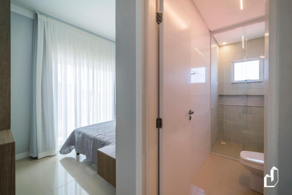 Cobertura duplex com vista para o mar e jacuzzi