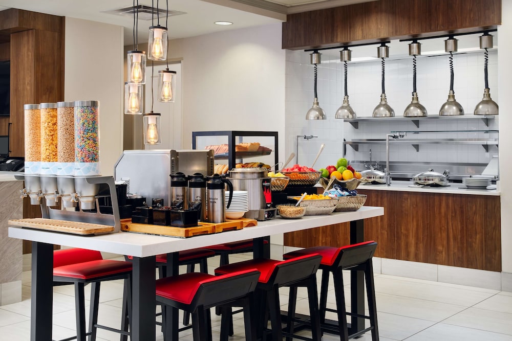 Hilton Garden Inn Schaumburg - photo 24