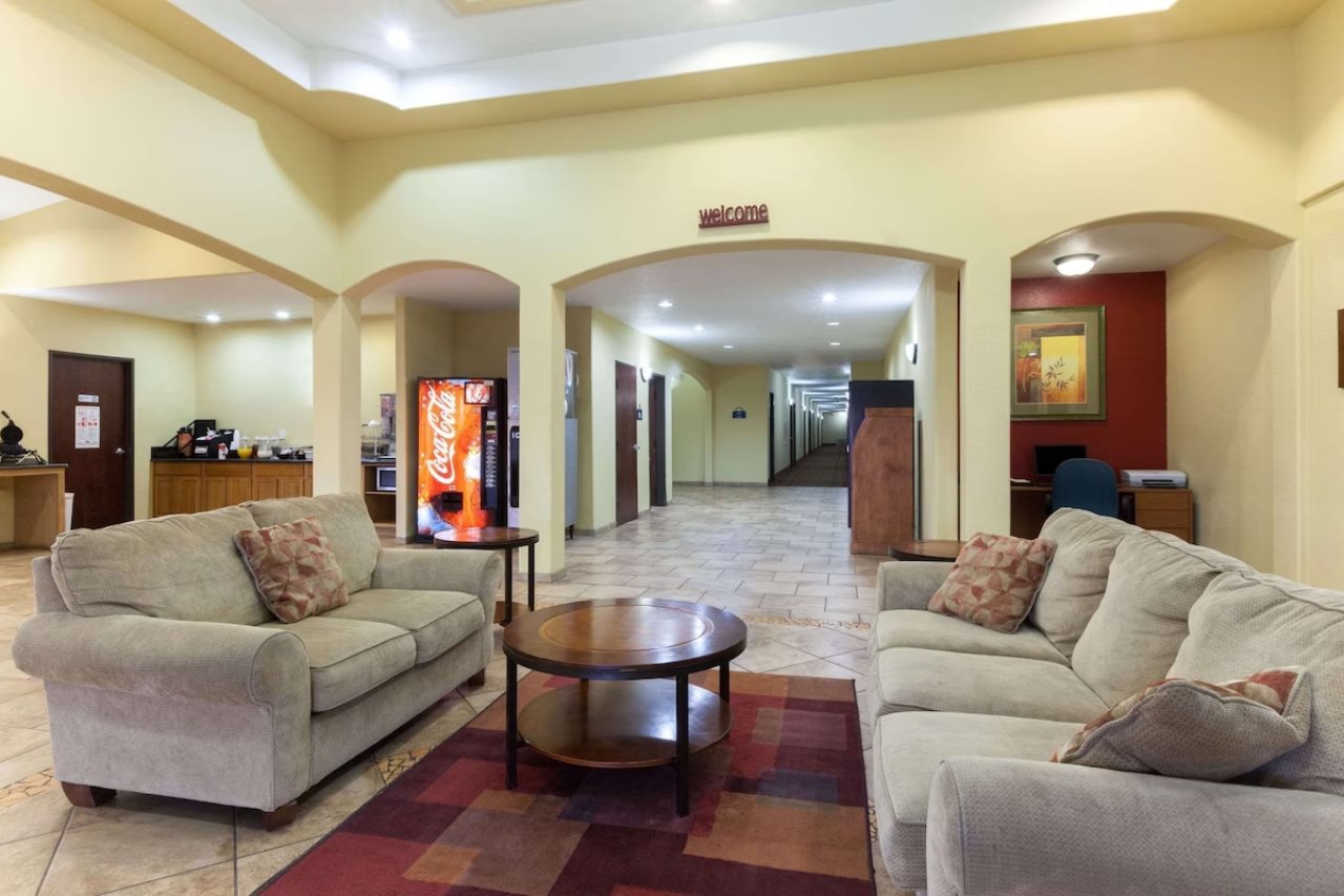 Days Inn by Wyndham San Antonio at Palo Alto - photo 7