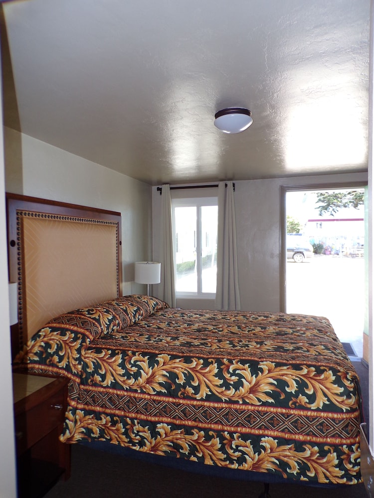 Cypress Tree Motel - photo 9