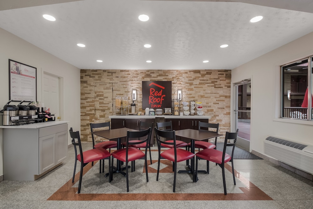 Red Roof Inn Crossville - photo 25