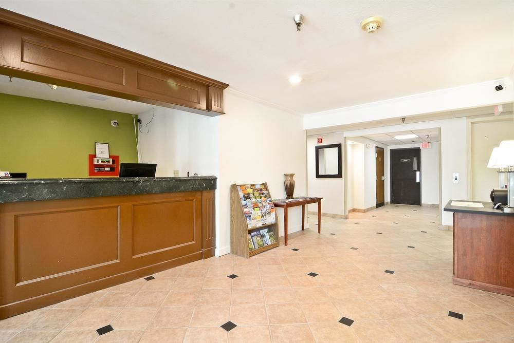 Studio 6 Northwest - photo 6