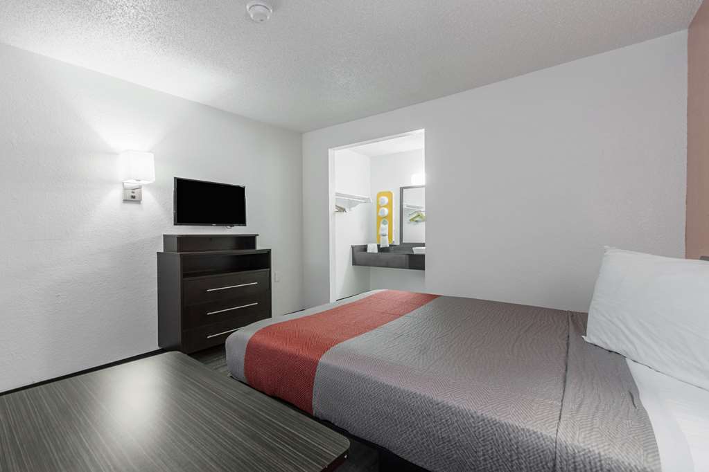 Motel 6 Norcross GA Atlanta Northeast - photo 11