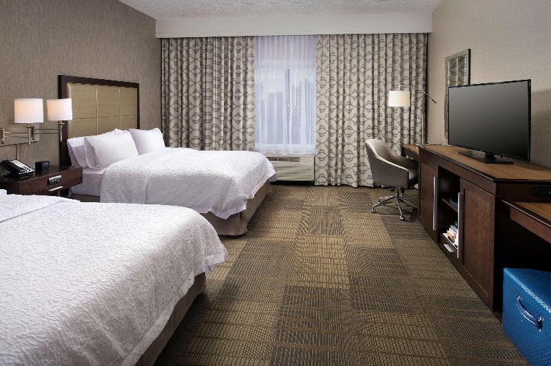 Hampton Inn & Suites Falls Church - photo 33