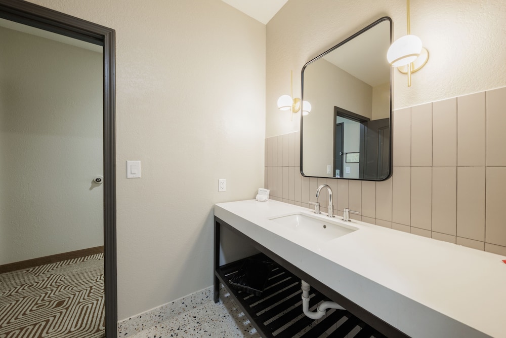 Blanco River Hotel - photo 32