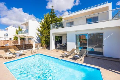 Villa Coral Bay 4 in Peyia