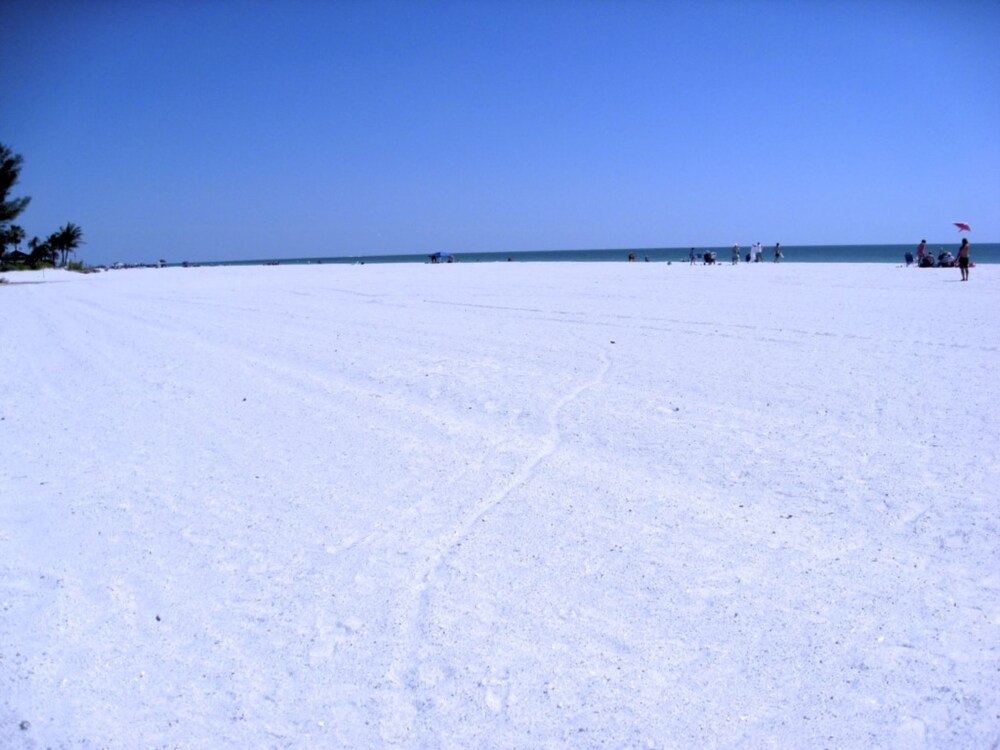 Beach Sands A 201 by Anna Maria - photo 29