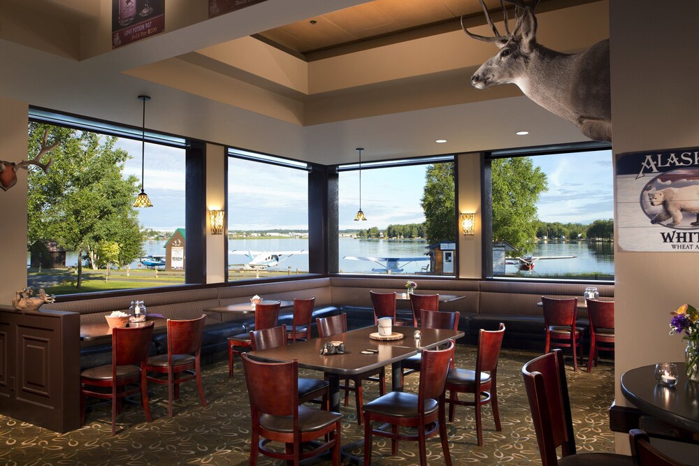 The Lakefront Anchorage - photo 21