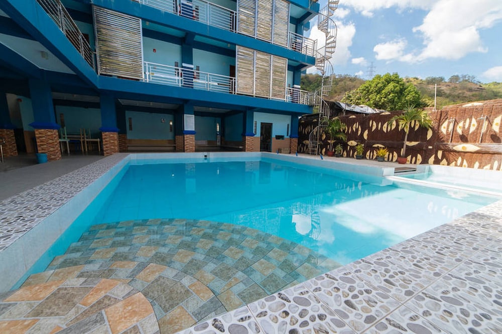 RedDoorz Premium @ Casa Ghilda Resort Olongapo in Olongapo, Philippines