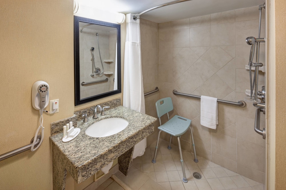 Fairfield Inn & Suites by Marriott Jacksonville Butler Blvd - photo 12