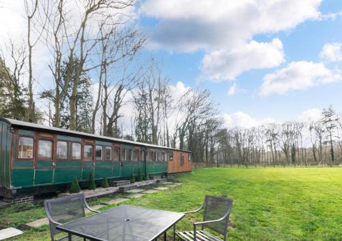 The Railway Carriage — hotel in Briston