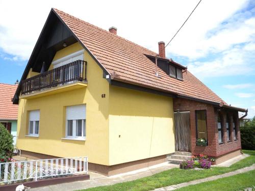 Apartment Balatonbereny 9 — 4-Star Luxury Hotel in Balatonbereny, Hungary