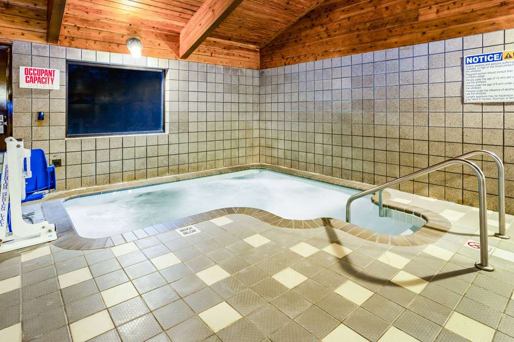 AmericInn by Wyndham Menomonie - photo 7