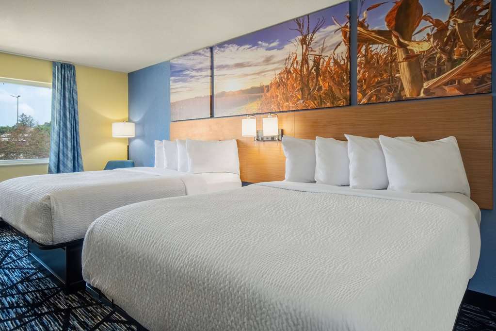 Days Inn by Wyndham Evansdale Waterloo - photo 21