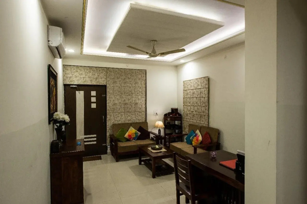 White Tulips Home Stay — 5-Star Luxury Hotel in Jaipur, India