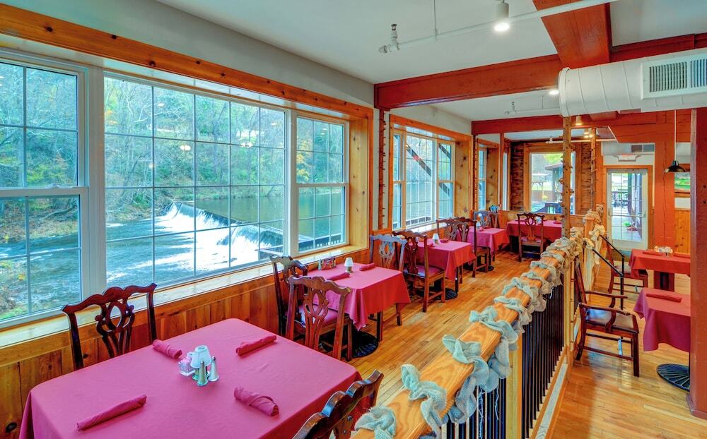 Damascus Old Mill Inn - photo 24