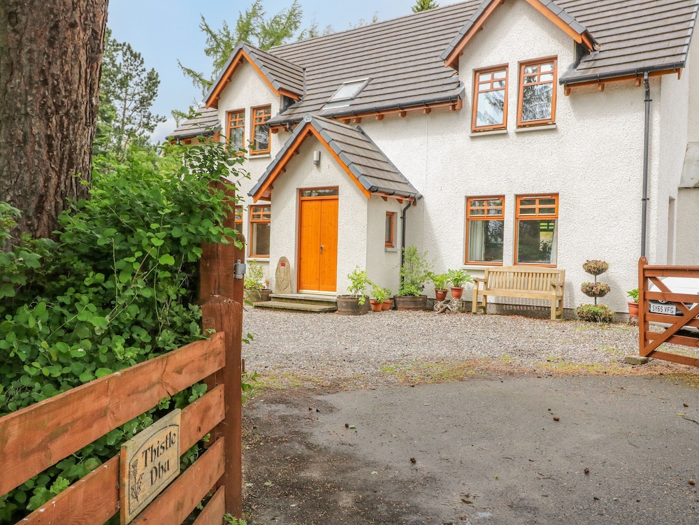 Thistle Dhu - carbon neutral hotel in Newtonmore