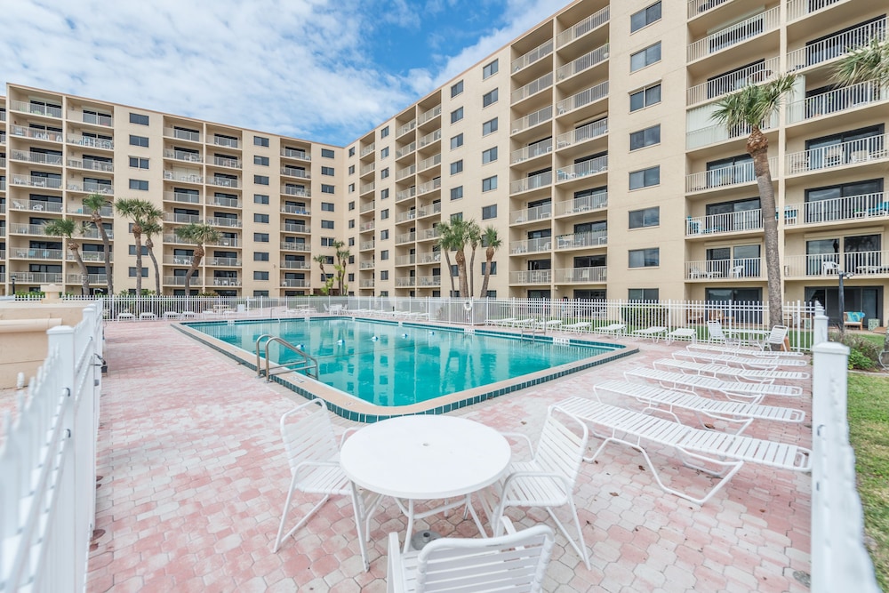 Canaveral Towers by Happy Palm Stays — hotel in Cape Canaveral
