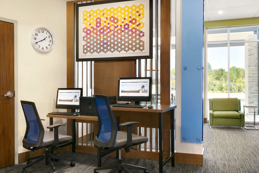 Holiday Inn Express & Suites Salisbury by IHG - photo 42