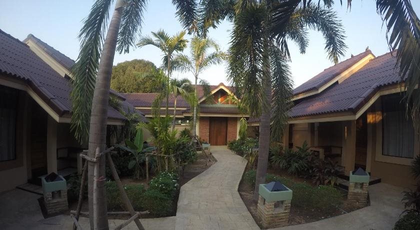 Mamaungpaa Hill resort — hotel in Takhli
